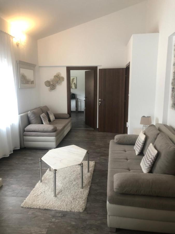 Grey Pearl With Free Ev Ch-Station Apartment Valbandon Exterior foto