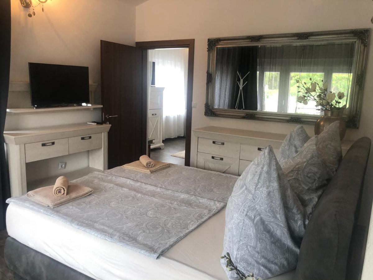 Grey Pearl With Free Ev Ch-Station Apartment Valbandon Exterior foto