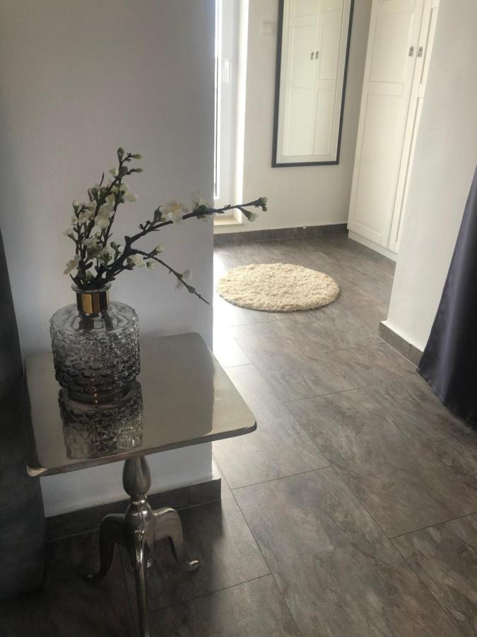 Grey Pearl With Free Ev Ch-Station Apartment Valbandon Exterior foto