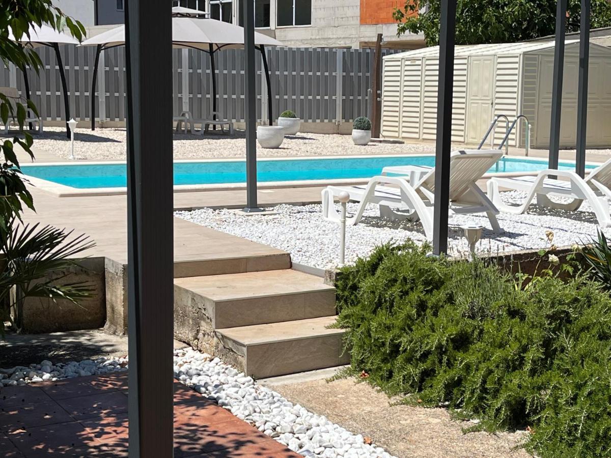 Grey Pearl With Free Ev Ch-Station Apartment Valbandon Exterior foto