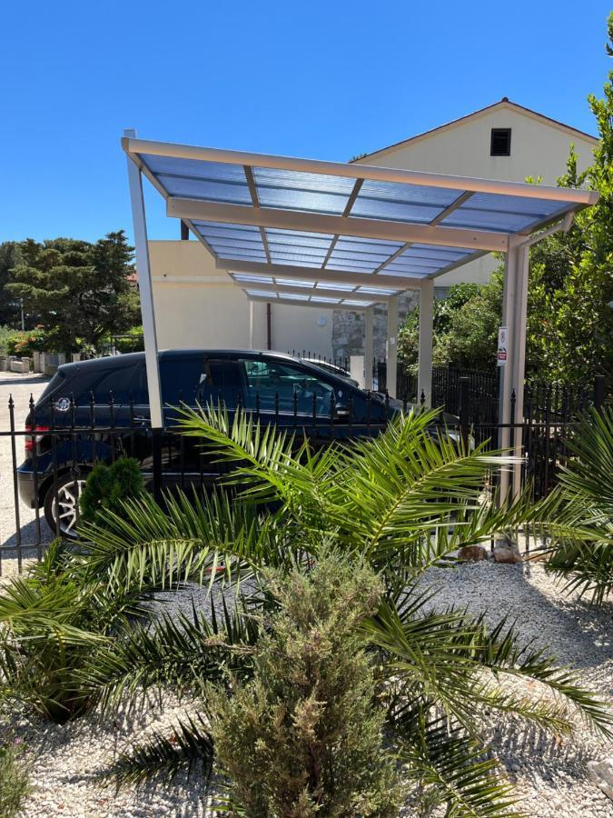 Grey Pearl With Free Ev Ch-Station Apartment Valbandon Exterior foto