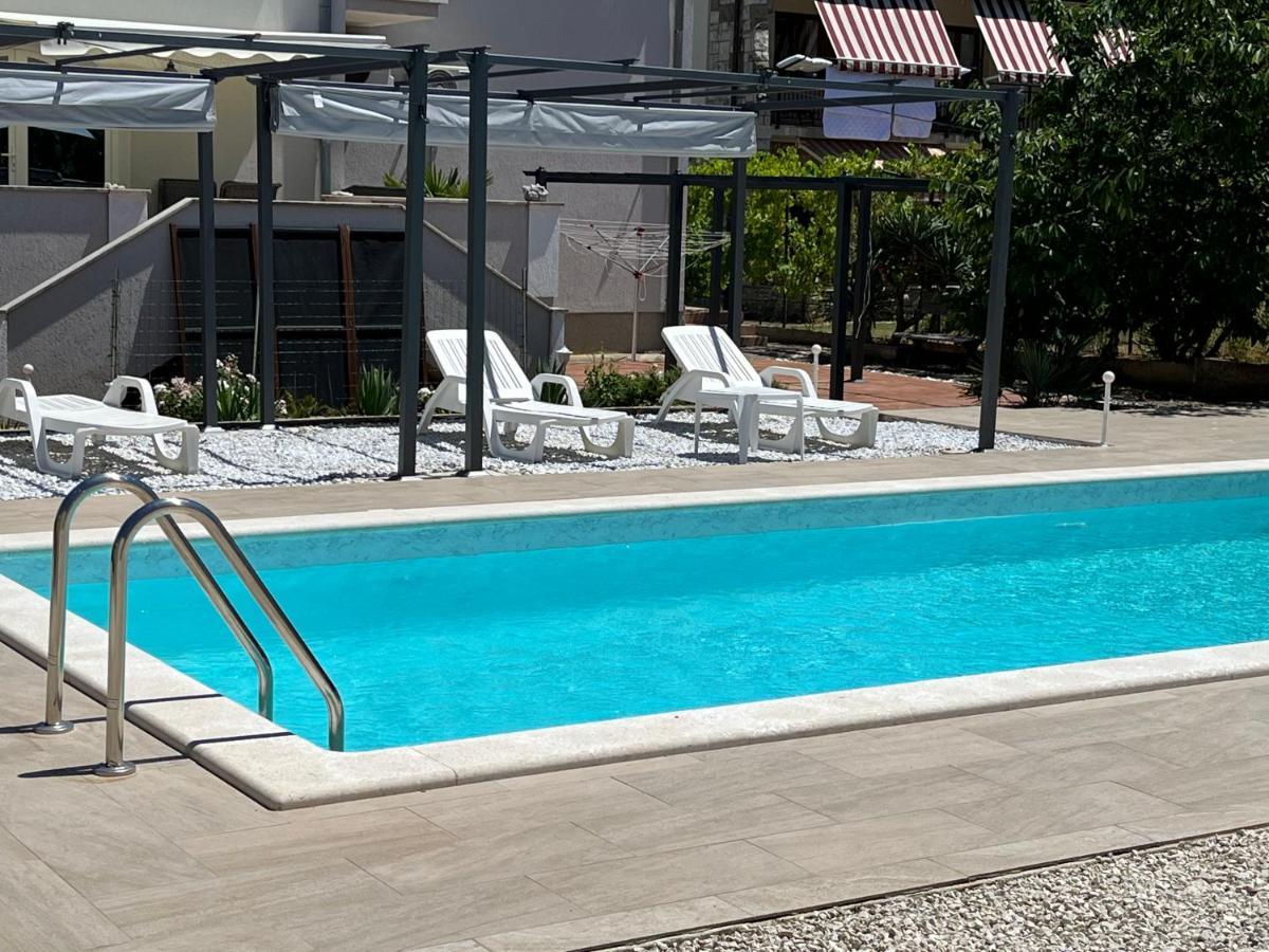 Grey Pearl With Free Ev Ch-Station Apartment Valbandon Exterior foto