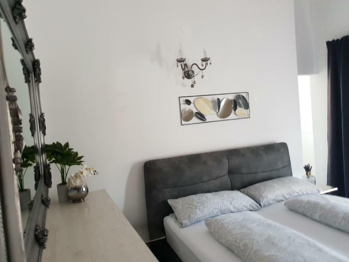 Grey Pearl With Free Ev Ch-Station Apartment Valbandon Exterior foto