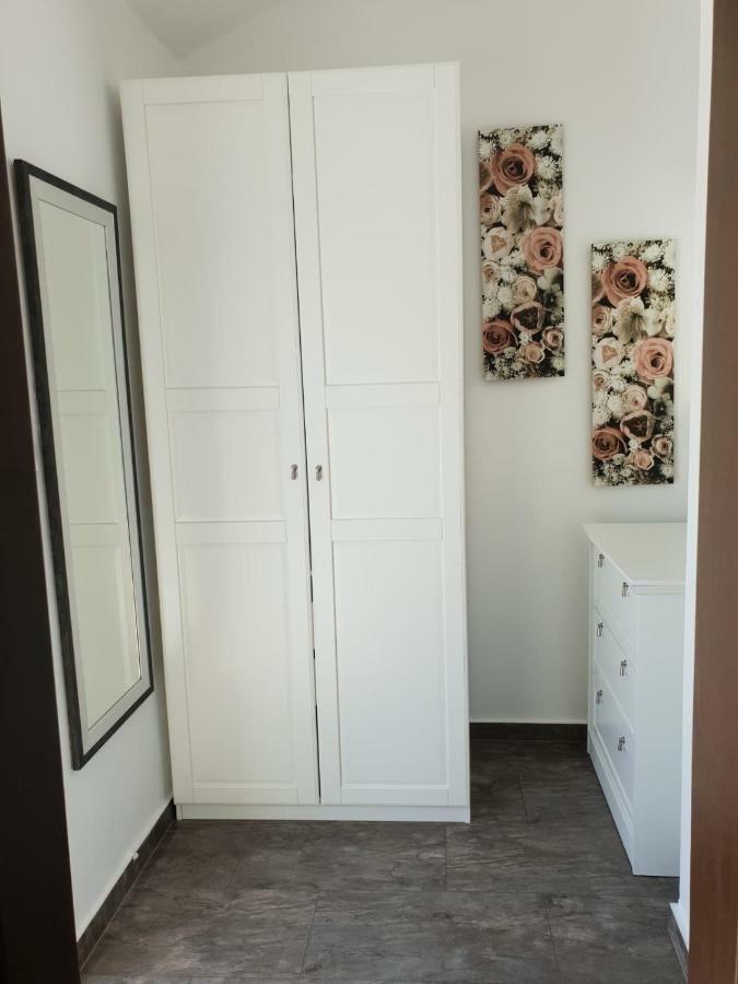Grey Pearl With Free Ev Ch-Station Apartment Valbandon Exterior foto